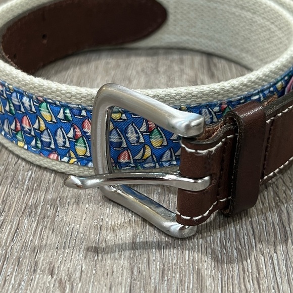 Mens Vineyard Vines 30W Navy Sailboat Pattern Classic Preppy Canvas Leather Belt - Picture 5 of 6